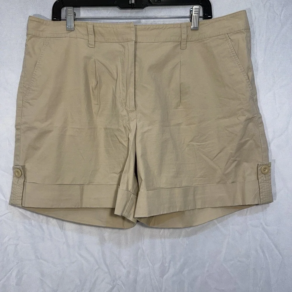 Talbots Women's Safari Shorts Beige 16 Stretch Cuffed Buttons Flat Front Summer‎